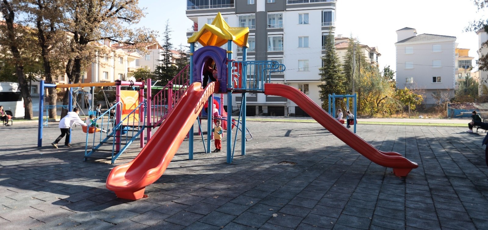 Seyhan İlçe Belediyesi 32 Parkın Revizyonunun Yapılması, Oyun Gruplarının Yenilenmesi İşi (2022-2024)